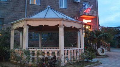 ტირიფიჰოლიდეი_6